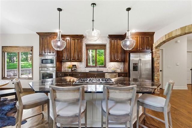26132 W 108th Place, Olathe, KS 66061