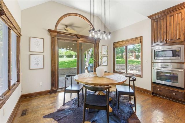 26132 W 108th Place, Olathe, KS 66061
