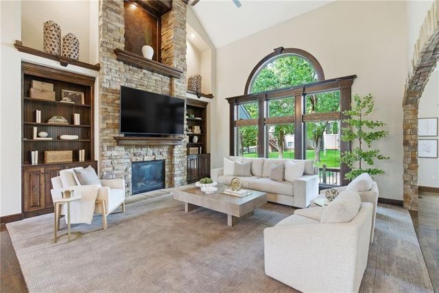 26132 W 108th Place, Olathe, KS 66061