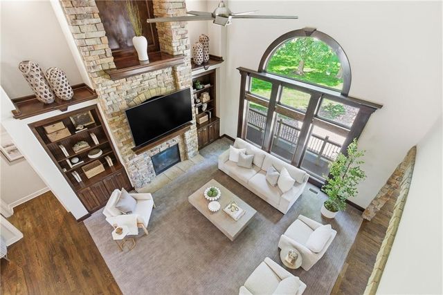 26132 W 108th Place, Olathe, KS 66061