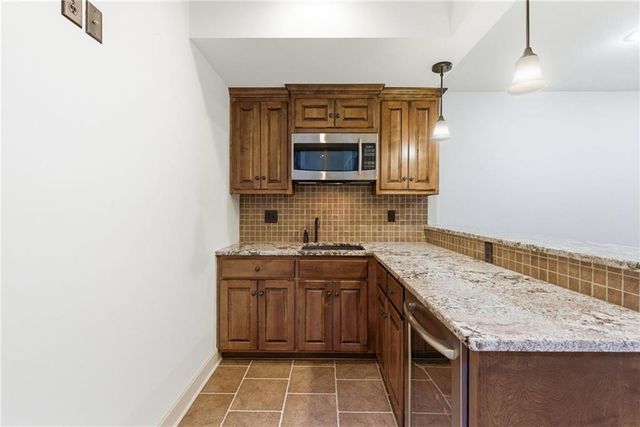 26132 W 108th Place, Olathe, KS 66061