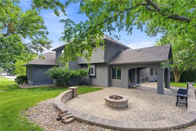 26132 W 108th Place, Olathe, KS 66061