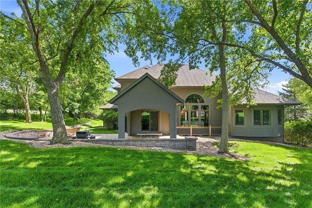 26132 W 108th Place, Olathe, KS 66061