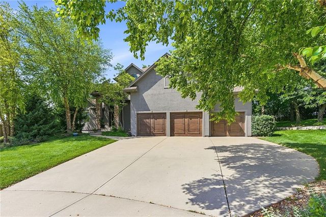 26132 W 108th Place, Olathe, KS 66061