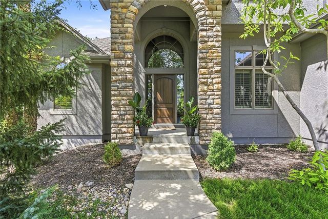 26132 W 108th Place, Olathe, KS 66061
