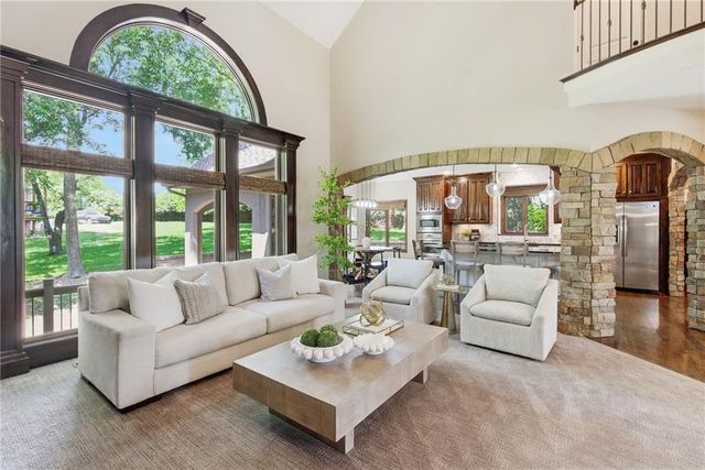 26132 W 108th Place, Olathe, KS 66061