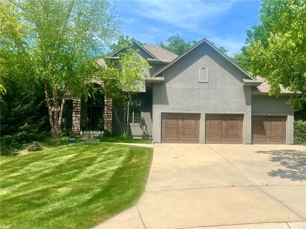 26132 W 108th Place, Olathe, KS 66061
