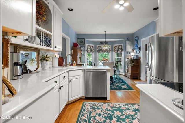 7101 Hickory Valley Rd, Jeffersontown, KY 40299