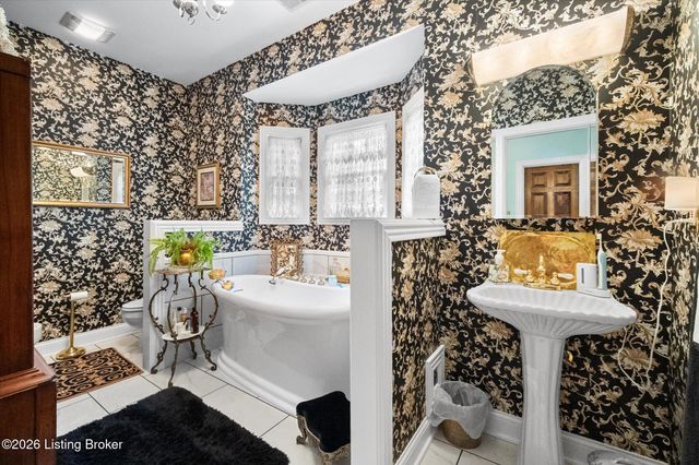 7101 Hickory Valley Rd, Jeffersontown, KY 40299