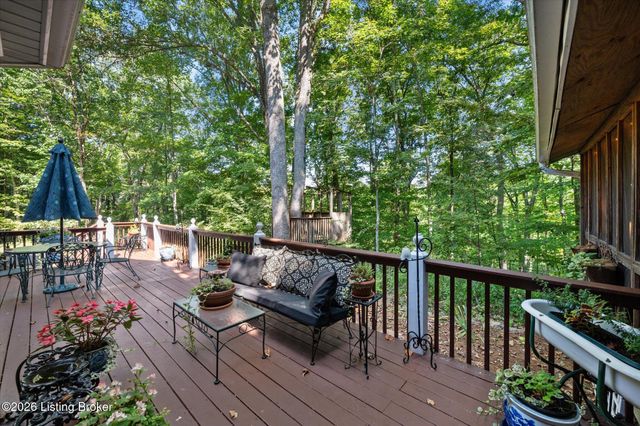 7101 Hickory Valley Rd, Jeffersontown, KY 40299