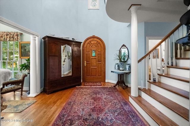 7101 Hickory Valley Rd, Jeffersontown, KY 40299