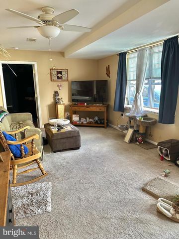 230 HOLMES RD, Holmes, PA 19043