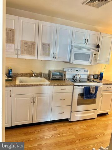 230 HOLMES RD, Holmes, PA 19043