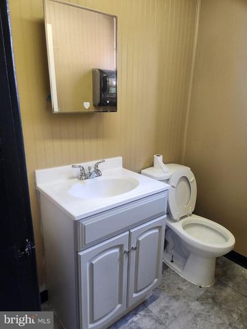 230 HOLMES RD, Holmes, PA 19043