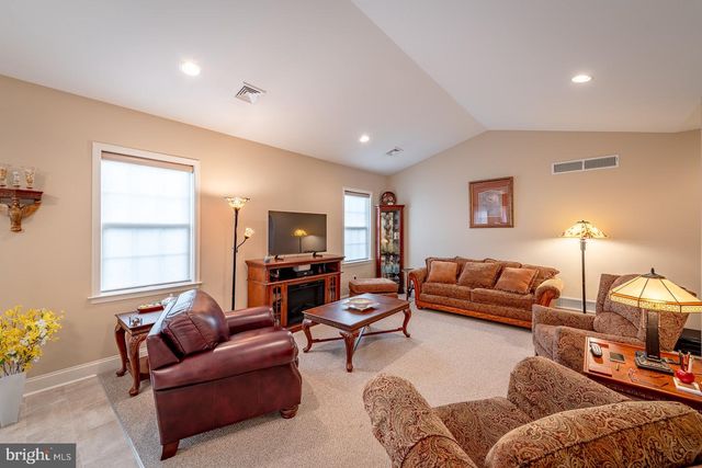 1710 STROUP CIR, Mechanicsburg, PA 17050