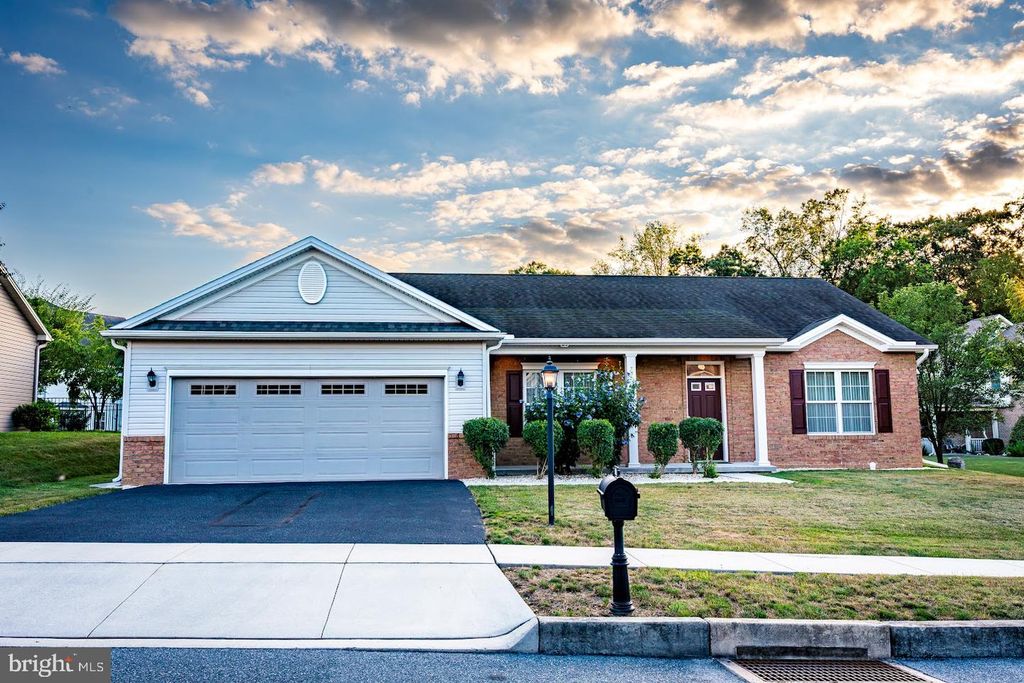 1710 STROUP CIR, Mechanicsburg, PA 17050