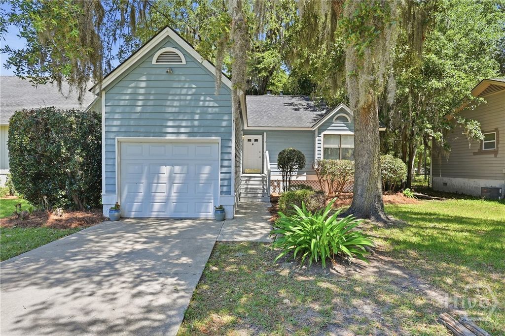 Image 1 of property listing at 4 E Deerwood Road, Savannah, GA 31410