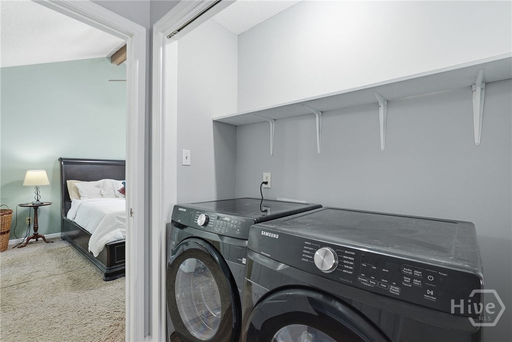 Image 18 of property listing at 4 E Deerwood Road, Savannah, GA 31410