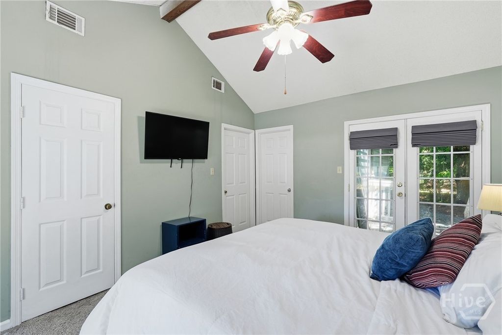 Image 21 of property listing at 4 E Deerwood Road, Savannah, GA 31410