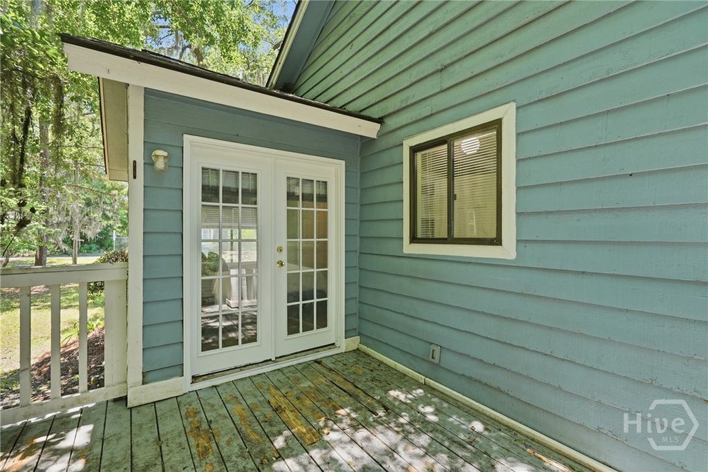 Image 27 of property listing at 4 E Deerwood Road, Savannah, GA 31410
