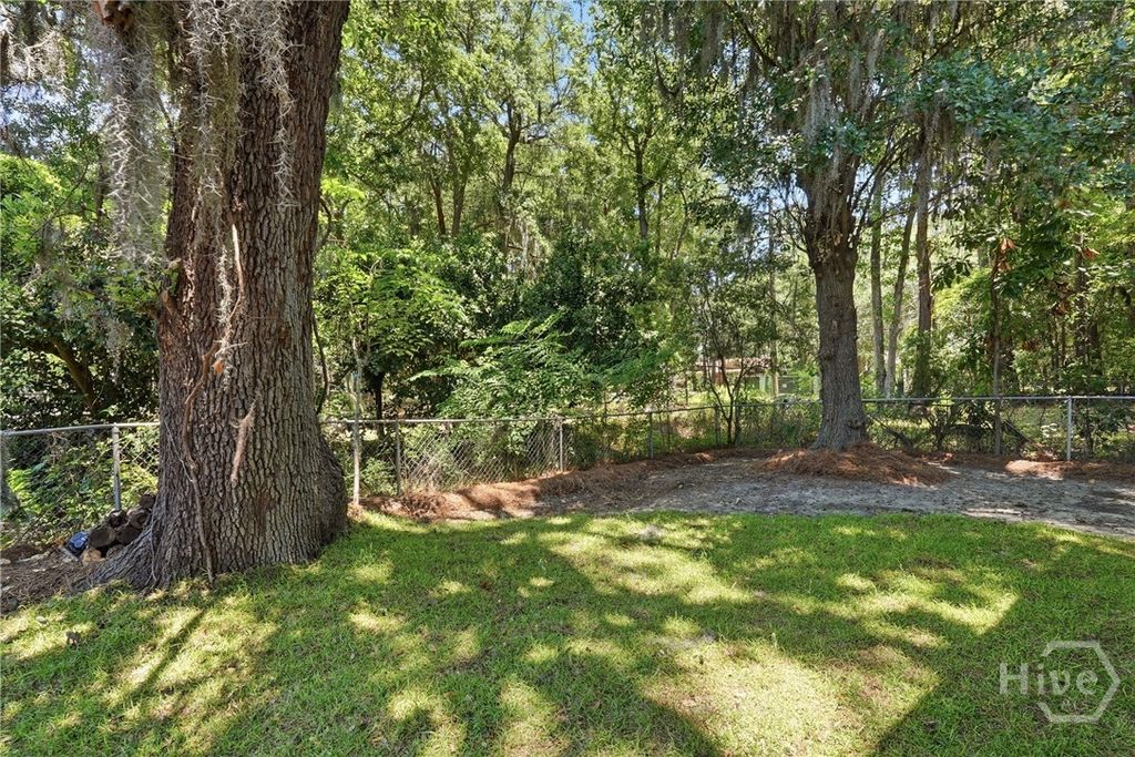 Image 35 of property listing at 4 E Deerwood Road, Savannah, GA 31410
