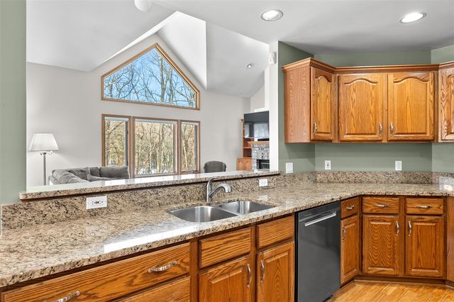 6147 Autumn Ridge, Richland, MI 49083