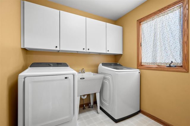 6147 Autumn Ridge, Richland, MI 49083