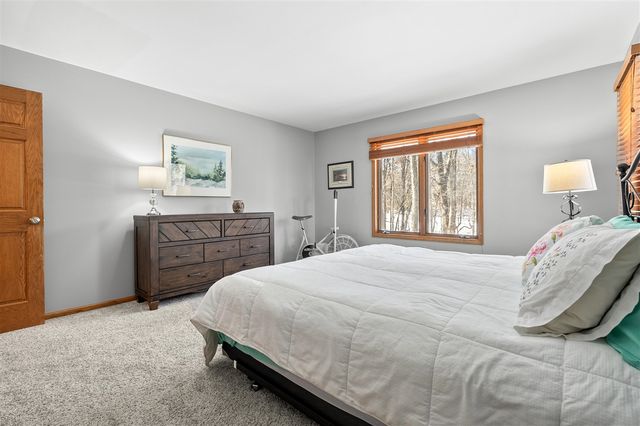 6147 Autumn Ridge, Richland, MI 49083