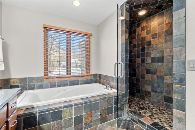 6147 Autumn Ridge, Richland, MI 49083