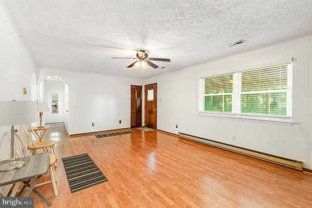 219 CEDAR LN, Colonial Beach, VA 22443