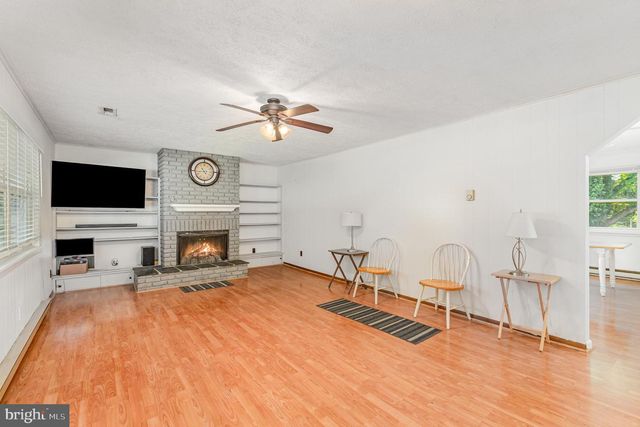 219 CEDAR LN, Colonial Beach, VA 22443