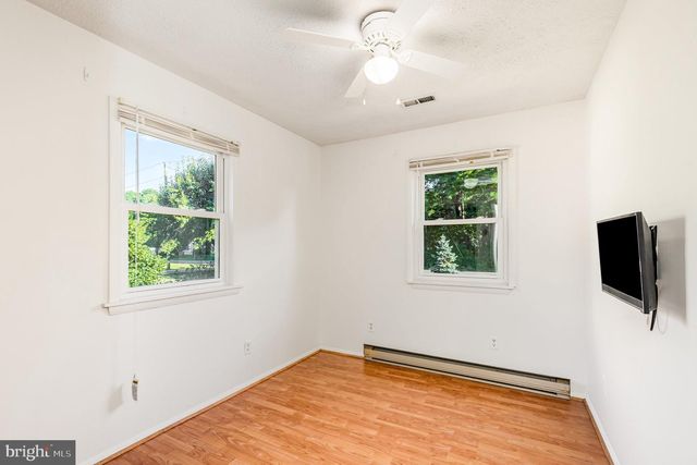 219 CEDAR LN, Colonial Beach, VA 22443