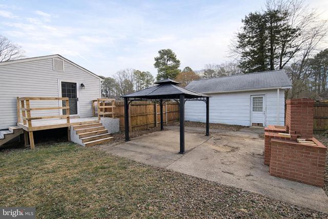 219 CEDAR LN, Colonial Beach, VA 22443