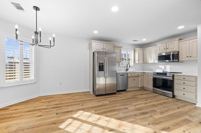 582 Crepe Myrtle Loop, Cabot, AR 72023