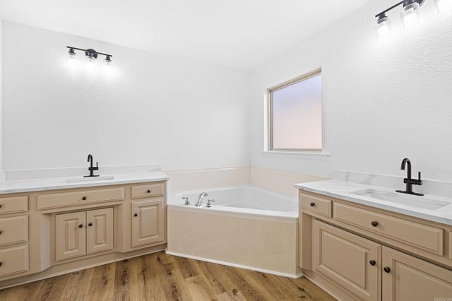 582 Crepe Myrtle Loop, Cabot, AR 72023