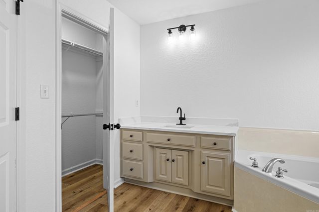 582 Crepe Myrtle Loop, Cabot, AR 72023