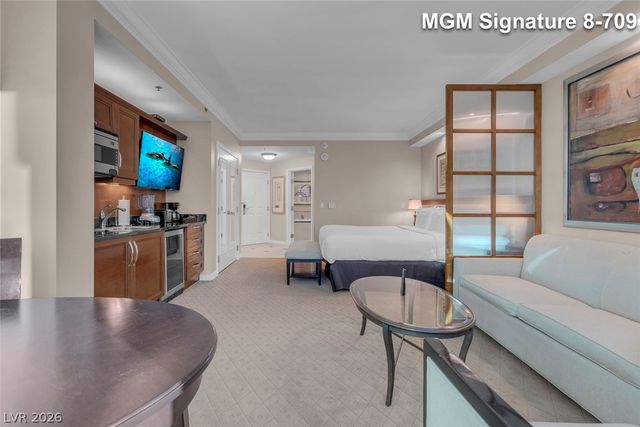 135 East Harmon Avenue 809, Las Vegas, NV 89109