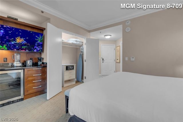 135 East Harmon Avenue 809, Las Vegas, NV 89109