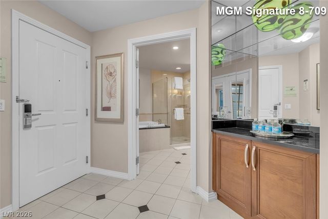 135 East Harmon Avenue 809, Las Vegas, NV 89109