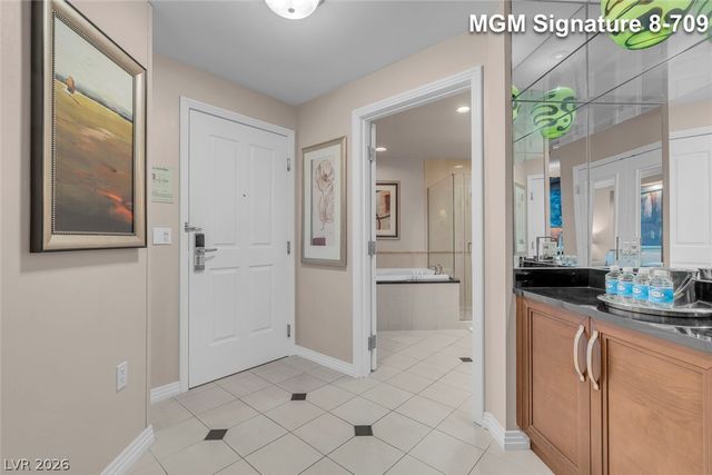 135 East Harmon Avenue 809, Las Vegas, NV 89109