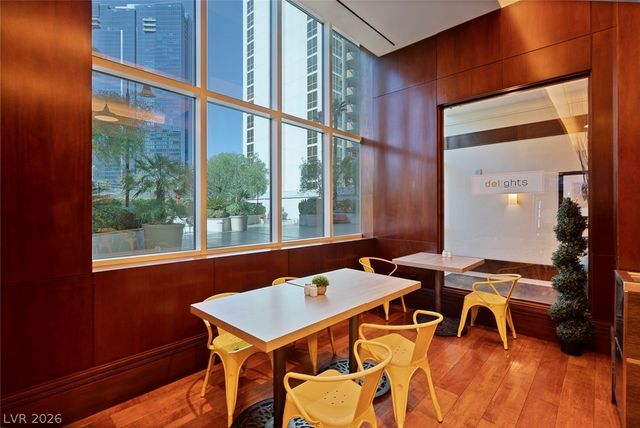 135 East Harmon Avenue 809, Las Vegas, NV 89109