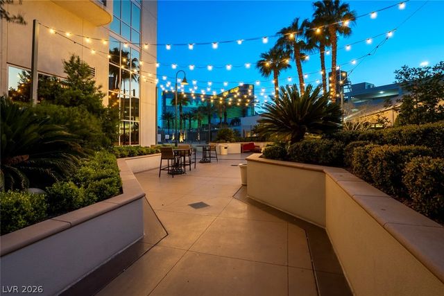 135 East Harmon Avenue 809, Las Vegas, NV 89109