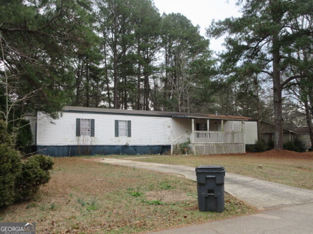 269 Lakeview Drive, Locust Grove, GA 30248
