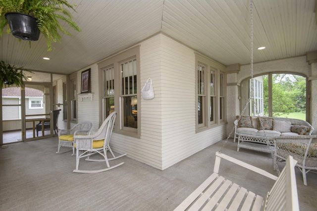 210 Park AVENUE, Mukwonago, WI 53149
