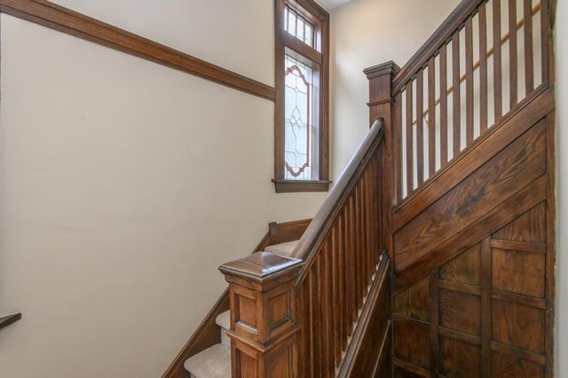 210 Park AVENUE, Mukwonago, WI 53149