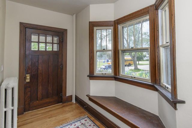 210 Park AVENUE, Mukwonago, WI 53149