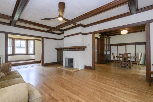 210 Park AVENUE, Mukwonago, WI 53149