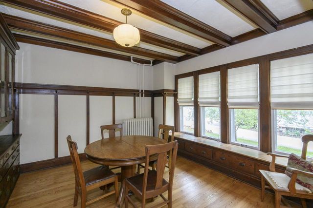 210 Park AVENUE, Mukwonago, WI 53149