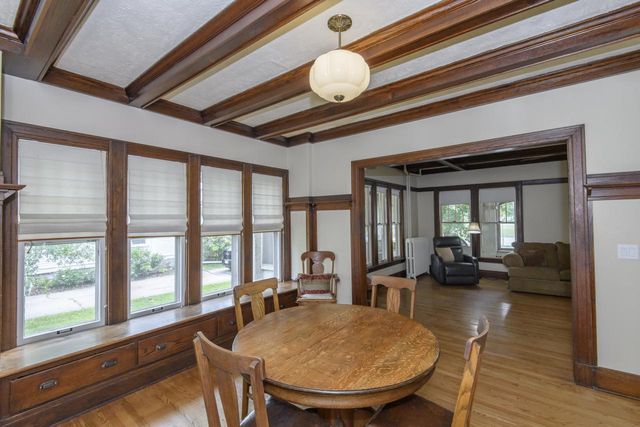 210 Park AVENUE, Mukwonago, WI 53149
