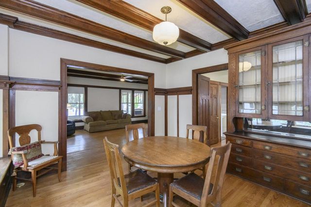 210 Park AVENUE, Mukwonago, WI 53149